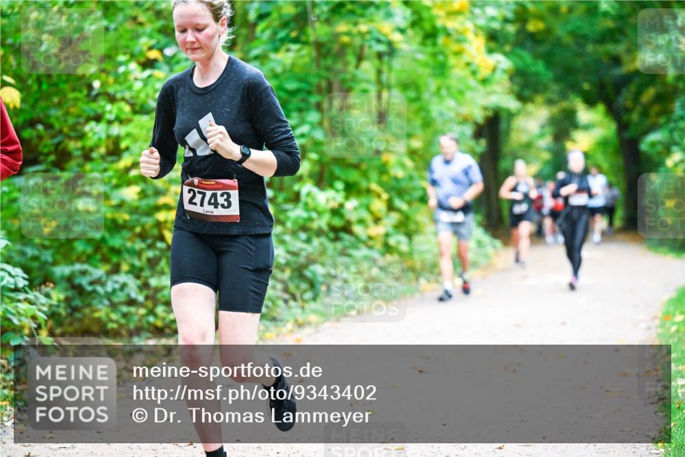 12.10.2025 - Bramfelder Halbmarathon 2025 Dr. Thomas Lammeyer http://msf.ph/oto/9343402 12.10.2025 09:58:20 Laufen 2743 meine-sportfotos.de