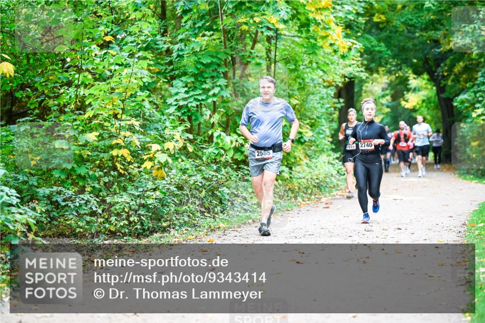 12.10.2025 - Bramfelder Halbmarathon 2025 Dr. Thomas Lammeyer http://msf.ph/oto/9343414 12.10.2025 09:58:22 Laufen 2585, 944, 2740 meine-sportfotos.de