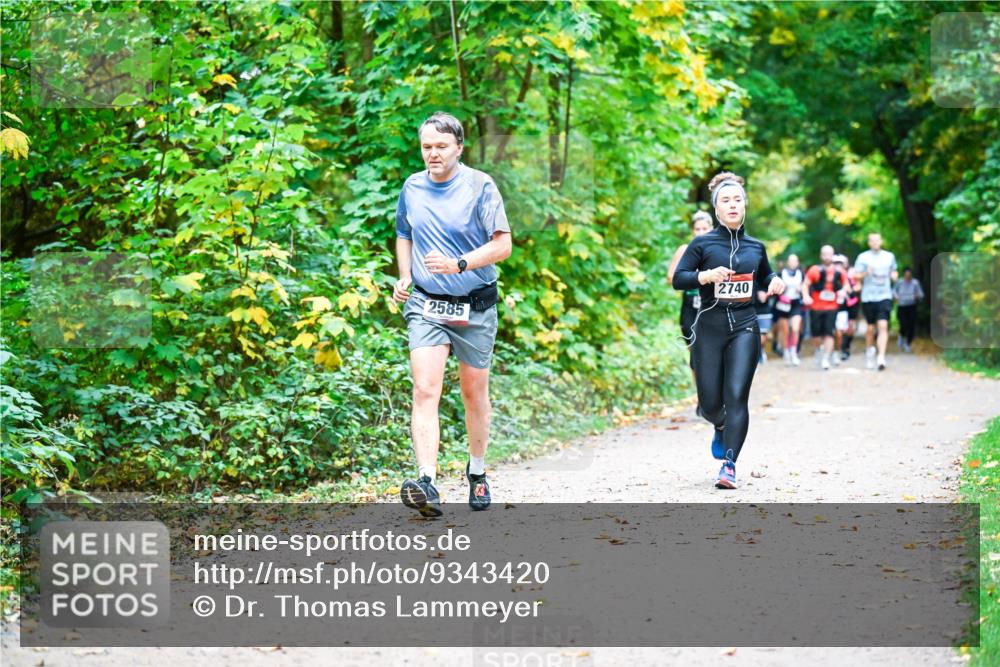 12.10.2025 - Bramfelder Halbmarathon 2025 Dr. Thomas Lammeyer http://msf.ph/oto/9343420 12.10.2025 09:58:23 Laufen 2740, 2585 meine-sportfotos.de