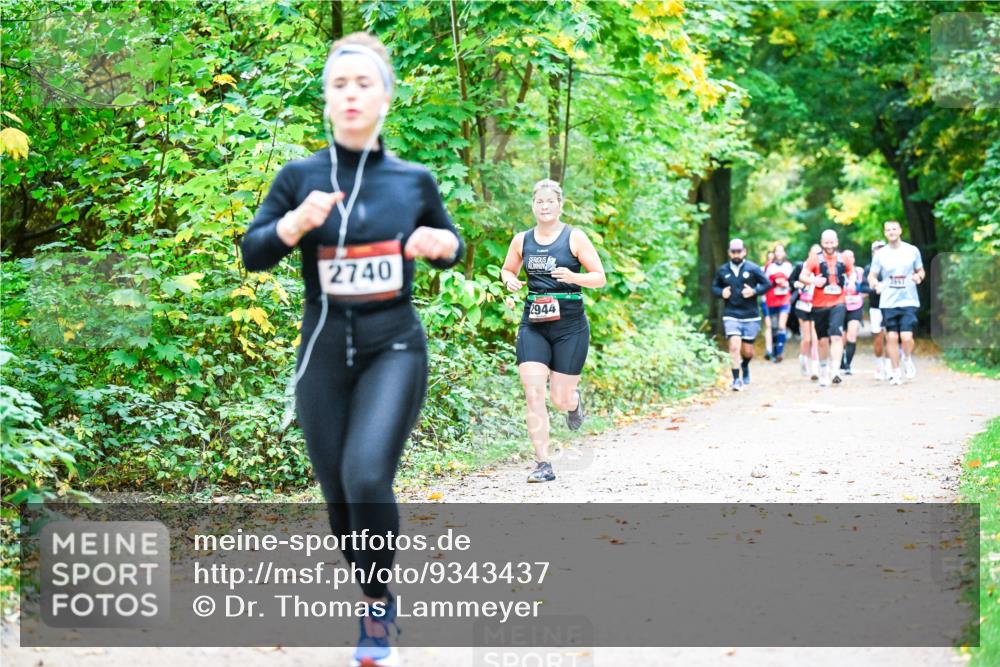12.10.2025 - Bramfelder Halbmarathon 2025 Dr. Thomas Lammeyer http://msf.ph/oto/9343437 12.10.2025 09:58:26 Laufen 2740, 2944 meine-sportfotos.de