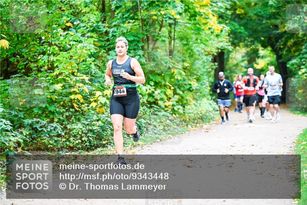 12.10.2025 - Bramfelder Halbmarathon 2025 Dr. Thomas Lammeyer http://msf.ph/oto/9343448 12.10.2025 09:58:28 Laufen 1944 meine-sportfotos.de