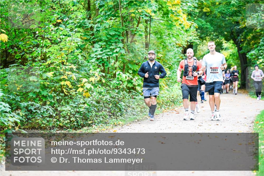 12.10.2025 - Bramfelder Halbmarathon 2025 Dr. Thomas Lammeyer http://msf.ph/oto/9343473 12.10.2025 09:58:31 Laufen 2603, 2893, 2475 meine-sportfotos.de