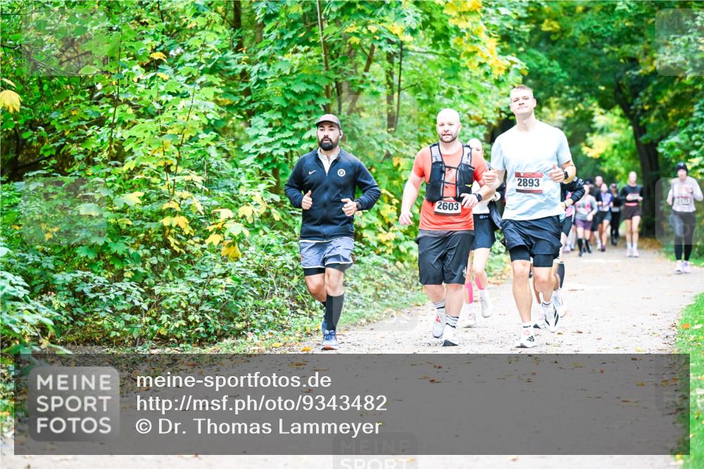 12.10.2025 - Bramfelder Halbmarathon 2025 Dr. Thomas Lammeyer http://msf.ph/oto/9343482 12.10.2025 09:58:33 Laufen 2603, 2893 meine-sportfotos.de