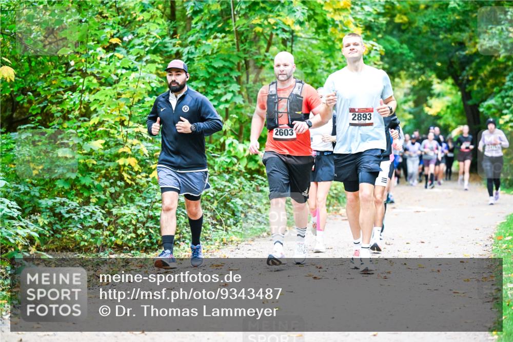 12.10.2025 - Bramfelder Halbmarathon 2025 Dr. Thomas Lammeyer http://msf.ph/oto/9343487 12.10.2025 09:58:34 Laufen 2603, 2893 meine-sportfotos.de