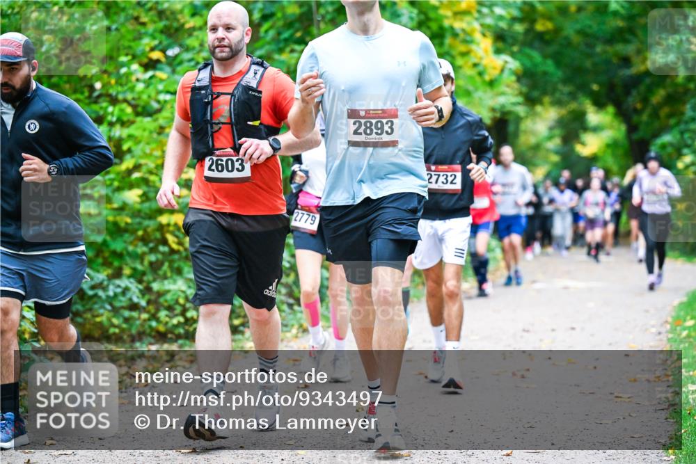 12.10.2025 - Bramfelder Halbmarathon 2025 Dr. Thomas Lammeyer http://msf.ph/oto/9343497 12.10.2025 09:58:35 Laufen 2893, 2603, 2779, 2732 meine-sportfotos.de