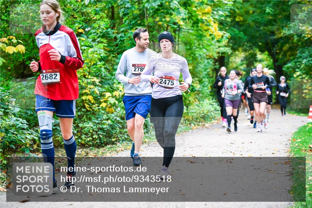 12.10.2025 - Bramfelder Halbmarathon 2025 Dr. Thomas Lammeyer http://msf.ph/oto/9343518 12.10.2025 09:58:41 Laufen 2682, 278, 2475 meine-sportfotos.de