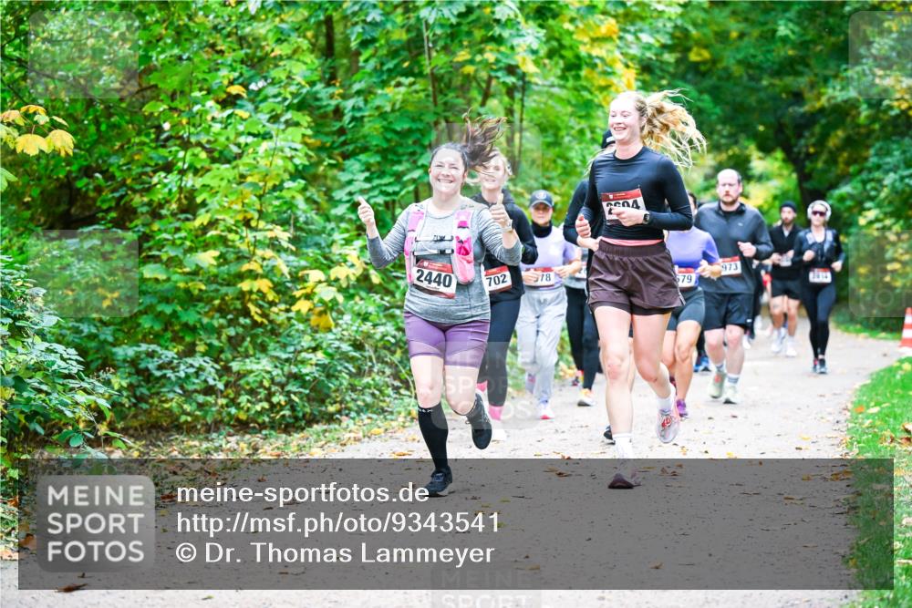 12.10.2025 - Bramfelder Halbmarathon 2025 Dr. Thomas Lammeyer http://msf.ph/oto/9343541 12.10.2025 09:58:45 Laufen 2440, 702, 78, 973, 679 meine-sportfotos.de