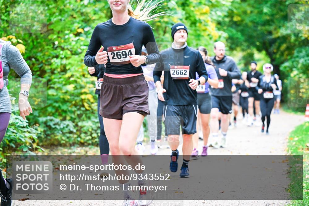 12.10.2025 - Bramfelder Halbmarathon 2025 Dr. Thomas Lammeyer http://msf.ph/oto/9343552 12.10.2025 09:58:46 Laufen 27, 2694, 2662, 379 meine-sportfotos.de