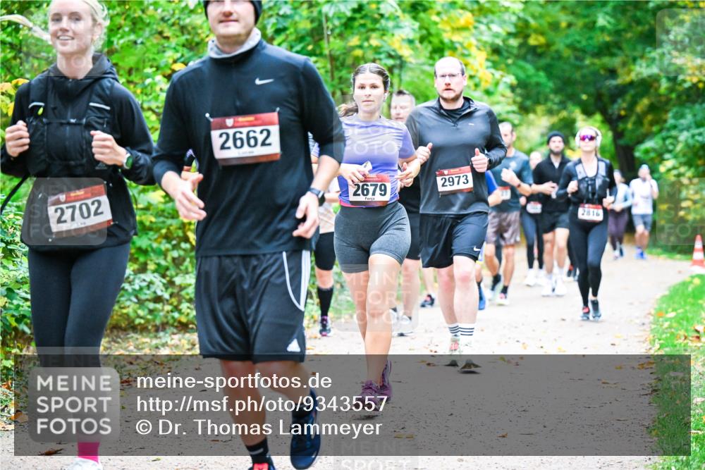 12.10.2025 - Bramfelder Halbmarathon 2025 Dr. Thomas Lammeyer http://msf.ph/oto/9343557 12.10.2025 09:58:47 Laufen 2702, 2662, 2679, 2973, 2816 meine-sportfotos.de