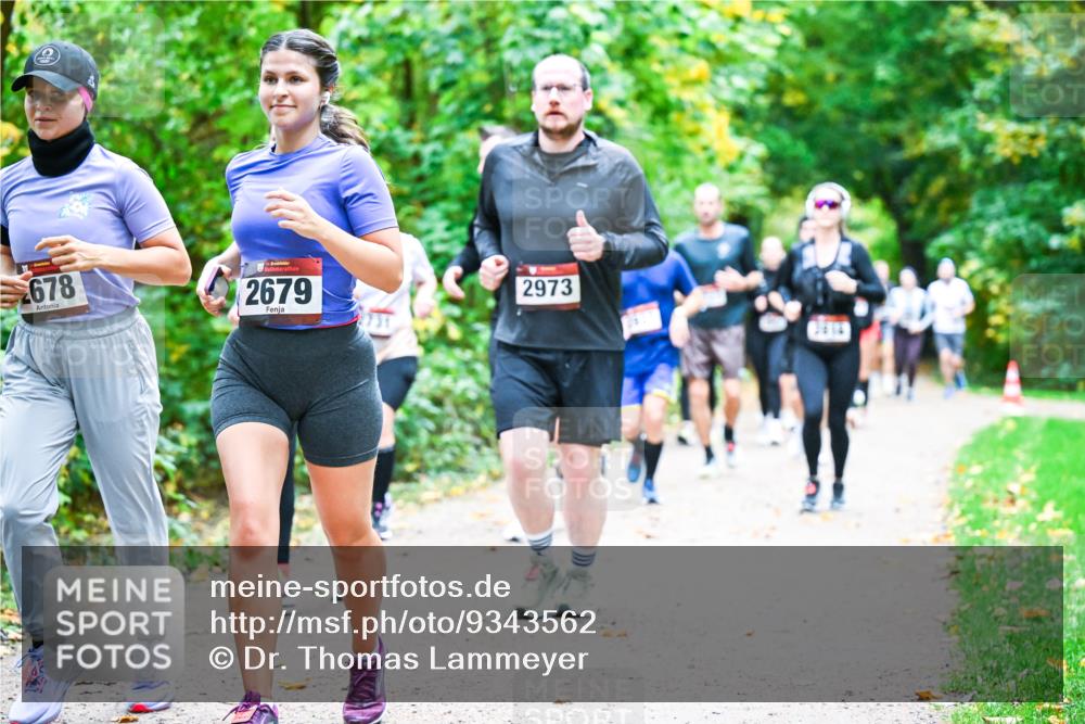 12.10.2025 - Bramfelder Halbmarathon 2025 Dr. Thomas Lammeyer http://msf.ph/oto/9343562 12.10.2025 09:58:49 Laufen 678, 2679, 2973 meine-sportfotos.de