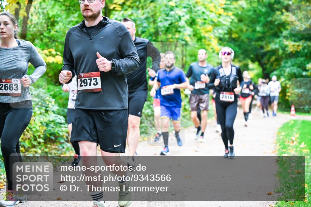 12.10.2025 - Bramfelder Halbmarathon 2025 Dr. Thomas Lammeyer http://msf.ph/oto/9343566 12.10.2025 09:58:50 Laufen 73, 2663, 34, 2973, 2816 meine-sportfotos.de
