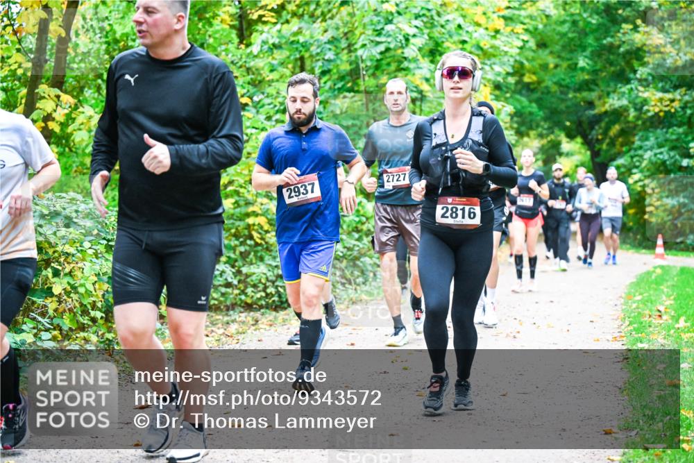 12.10.2025 - Bramfelder Halbmarathon 2025 Dr. Thomas Lammeyer http://msf.ph/oto/9343572 12.10.2025 09:58:51 Laufen 2937, 2727, 2816, 817 meine-sportfotos.de