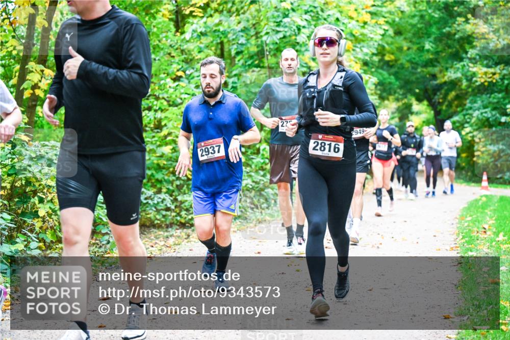 12.10.2025 - Bramfelder Halbmarathon 2025 Dr. Thomas Lammeyer http://msf.ph/oto/9343573 12.10.2025 09:58:51 Laufen 2937, 27, 2816, 949, 17 meine-sportfotos.de
