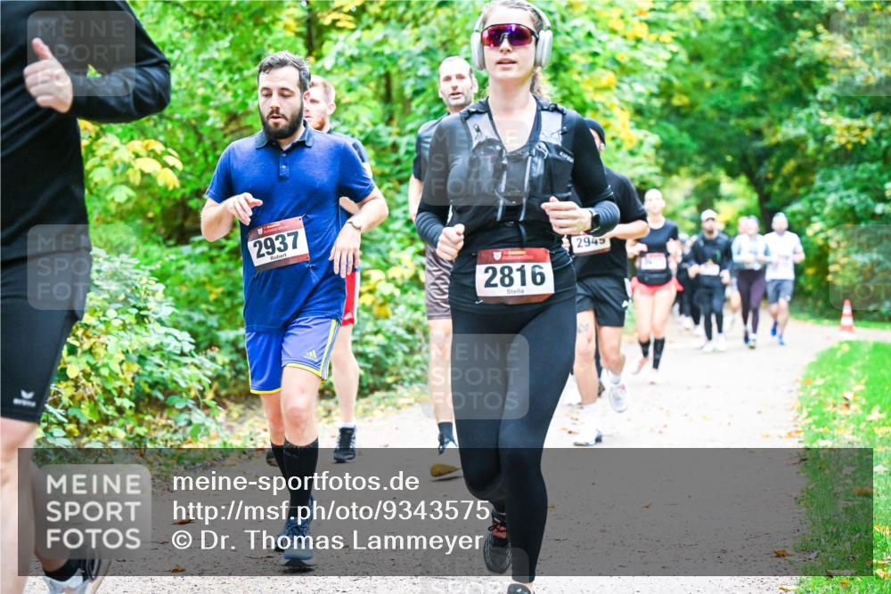 12.10.2025 - Bramfelder Halbmarathon 2025 Dr. Thomas Lammeyer http://msf.ph/oto/9343575 12.10.2025 09:58:51 Laufen 2937, 0, 2816, 2945 meine-sportfotos.de