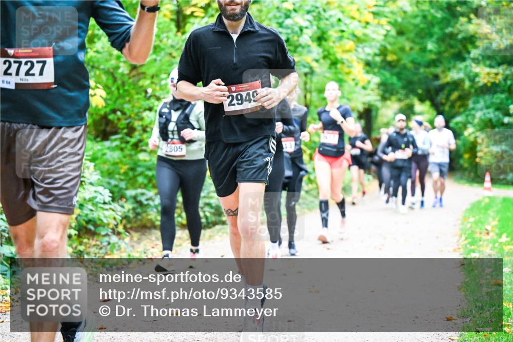 12.10.2025 - Bramfelder Halbmarathon 2025 Dr. Thomas Lammeyer http://msf.ph/oto/9343585 12.10.2025 09:58:53 Laufen 2727, 864, 2805, 2949, 13 meine-sportfotos.de