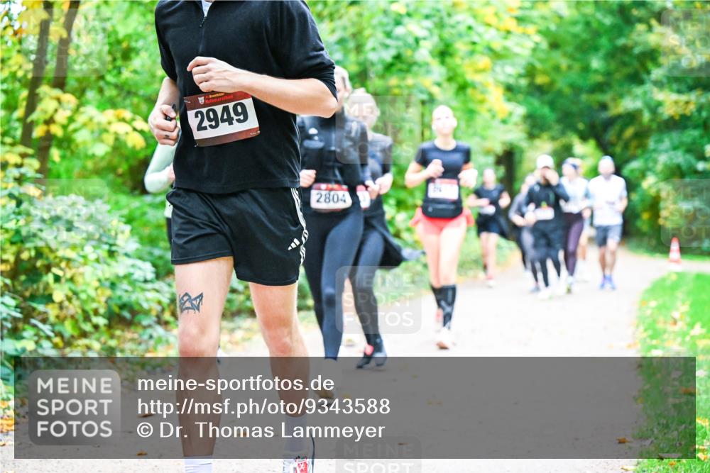 12.10.2025 - Bramfelder Halbmarathon 2025 Dr. Thomas Lammeyer http://msf.ph/oto/9343588 12.10.2025 09:58:53 Laufen 2949, 2804 meine-sportfotos.de
