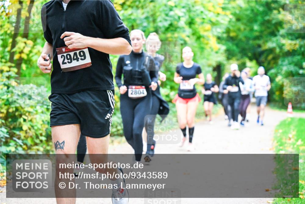 12.10.2025 - Bramfelder Halbmarathon 2025 Dr. Thomas Lammeyer http://msf.ph/oto/9343589 12.10.2025 09:58:54 Laufen 2949, 2804 meine-sportfotos.de