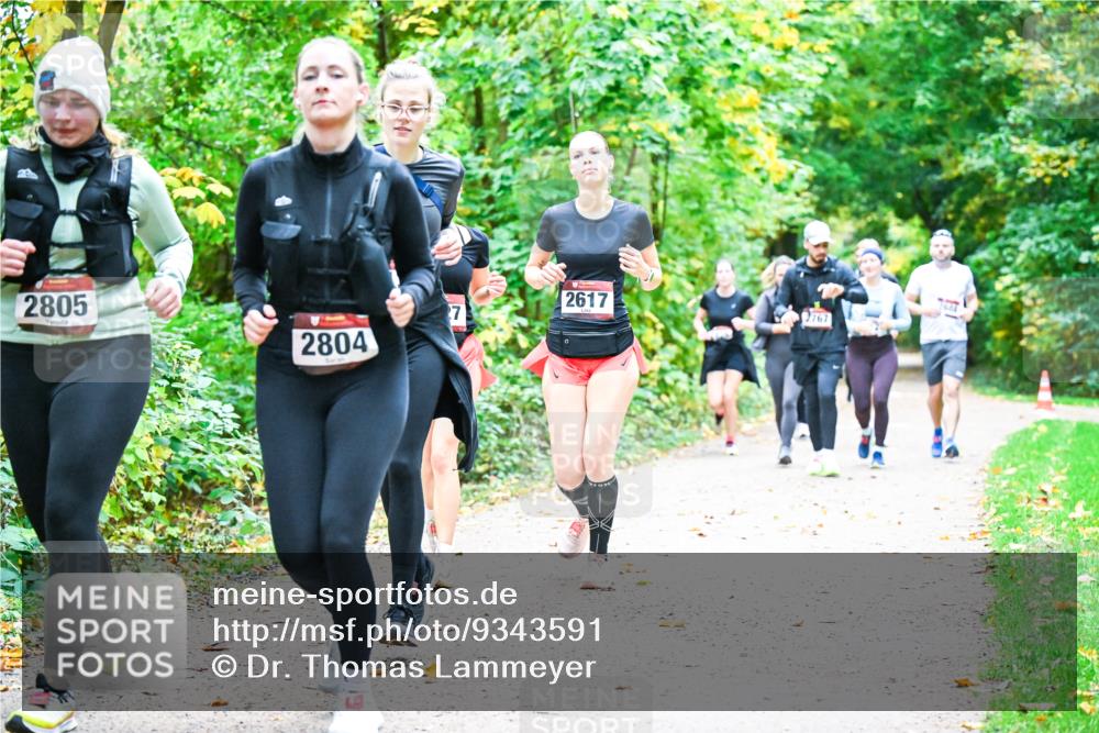 12.10.2025 - Bramfelder Halbmarathon 2025 Dr. Thomas Lammeyer http://msf.ph/oto/9343591 12.10.2025 09:58:54 Laufen 2805, 2617, 7, 2767, 2804 meine-sportfotos.de