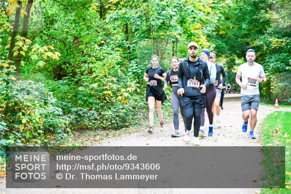 12.10.2025 - Bramfelder Halbmarathon 2025 Dr. Thomas Lammeyer http://msf.ph/oto/9343606 12.10.2025 09:58:57 Laufen 2688, 283, 2767, 65, 2825 meine-sportfotos.de