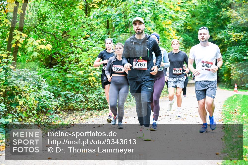 12.10.2025 - Bramfelder Halbmarathon 2025 Dr. Thomas Lammeyer http://msf.ph/oto/9343613 12.10.2025 09:58:58 Laufen 2767, 2859, 2865, 2688 meine-sportfotos.de