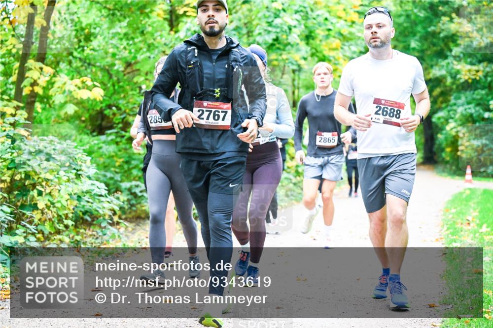 12.10.2025 - Bramfelder Halbmarathon 2025 Dr. Thomas Lammeyer http://msf.ph/oto/9343619 12.10.2025 09:58:59 Laufen 285, 2767, 2865, 1, 2688, 61 meine-sportfotos.de