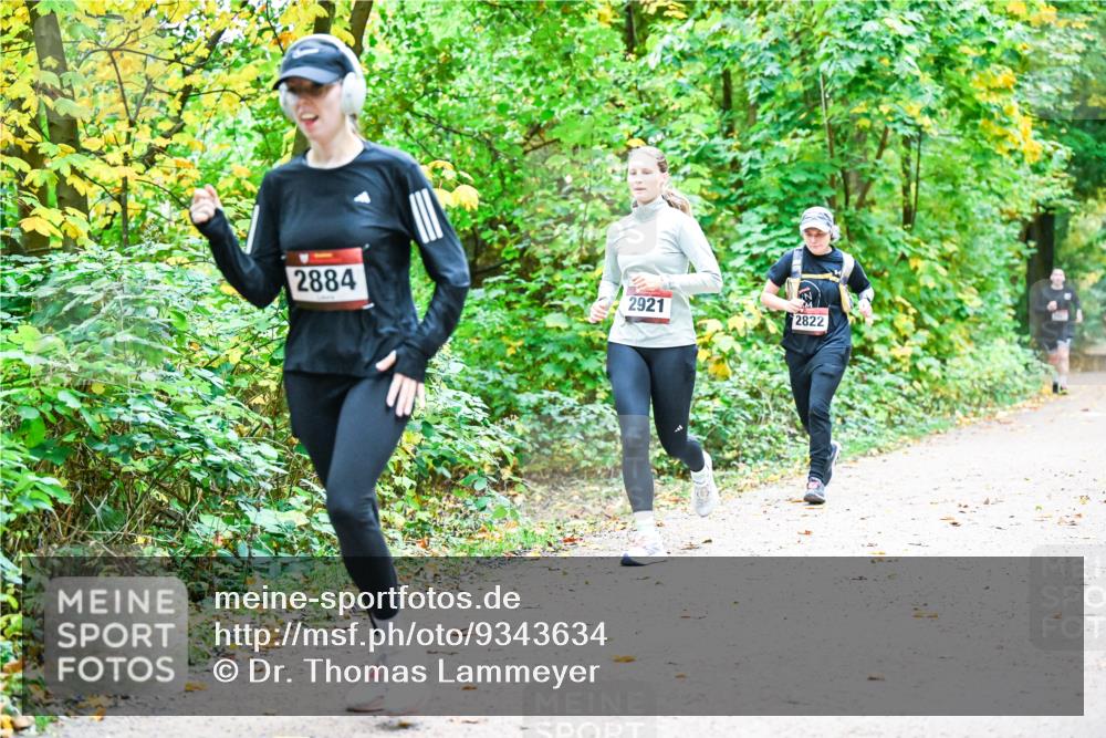 12.10.2025 - Bramfelder Halbmarathon 2025 Dr. Thomas Lammeyer http://msf.ph/oto/9343634 12.10.2025 09:59:02 Laufen 2884, 2921, 2822 meine-sportfotos.de