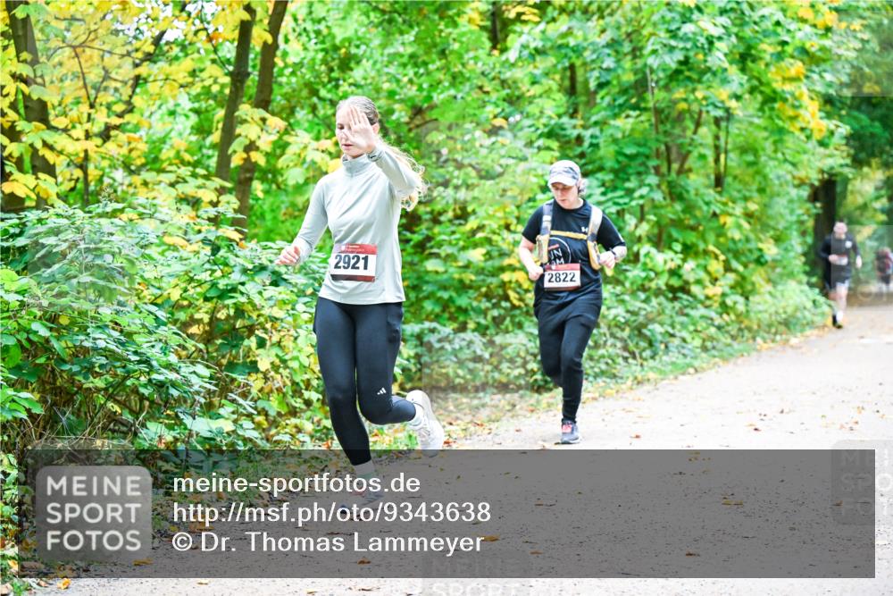 12.10.2025 - Bramfelder Halbmarathon 2025 Dr. Thomas Lammeyer http://msf.ph/oto/9343638 12.10.2025 09:59:03 Laufen 2921, 2822 meine-sportfotos.de