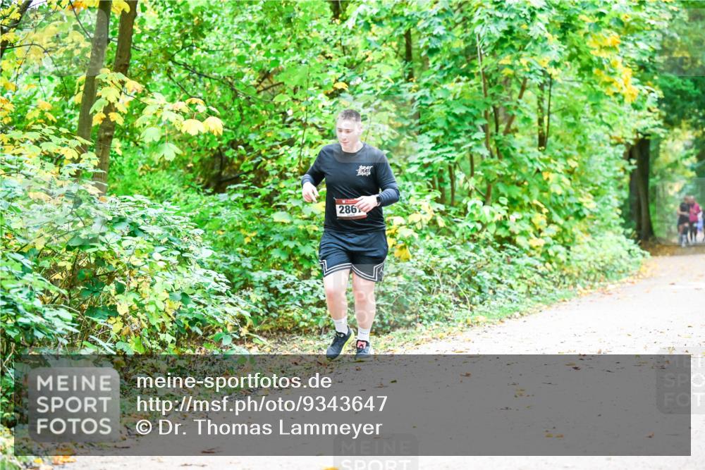 12.10.2025 - Bramfelder Halbmarathon 2025 Dr. Thomas Lammeyer http://msf.ph/oto/9343647 12.10.2025 09:59:11 Laufen 2861 meine-sportfotos.de