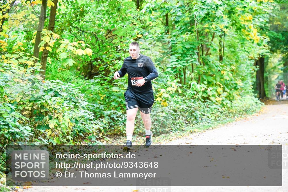 12.10.2025 - Bramfelder Halbmarathon 2025 Dr. Thomas Lammeyer http://msf.ph/oto/9343648 12.10.2025 09:59:11 Laufen 29 meine-sportfotos.de