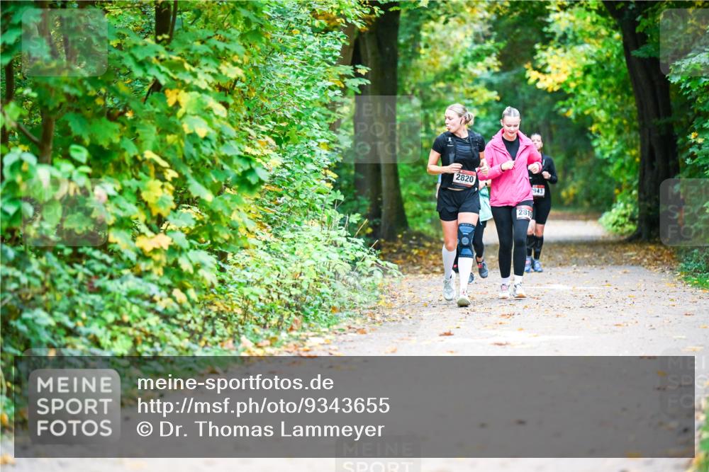 12.10.2025 - Bramfelder Halbmarathon 2025 Dr. Thomas Lammeyer http://msf.ph/oto/9343655 12.10.2025 09:59:21 Laufen 2820, 2819, 943 meine-sportfotos.de