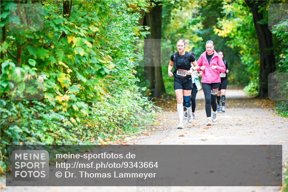 12.10.2025 - Bramfelder Halbmarathon 2025 Dr. Thomas Lammeyer http://msf.ph/oto/9343664 12.10.2025 09:59:23 Laufen 2820, 2819, 2943 meine-sportfotos.de