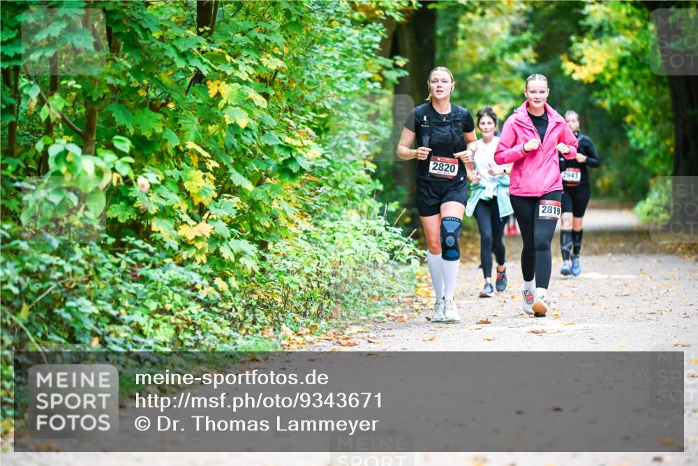 12.10.2025 - Bramfelder Halbmarathon 2025 Dr. Thomas Lammeyer http://msf.ph/oto/9343671 12.10.2025 09:59:24 Laufen 2820, 2819, 2943 meine-sportfotos.de