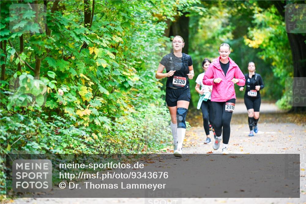 12.10.2025 - Bramfelder Halbmarathon 2025 Dr. Thomas Lammeyer http://msf.ph/oto/9343676 12.10.2025 09:59:25 Laufen 2820, 2819, 2941 meine-sportfotos.de