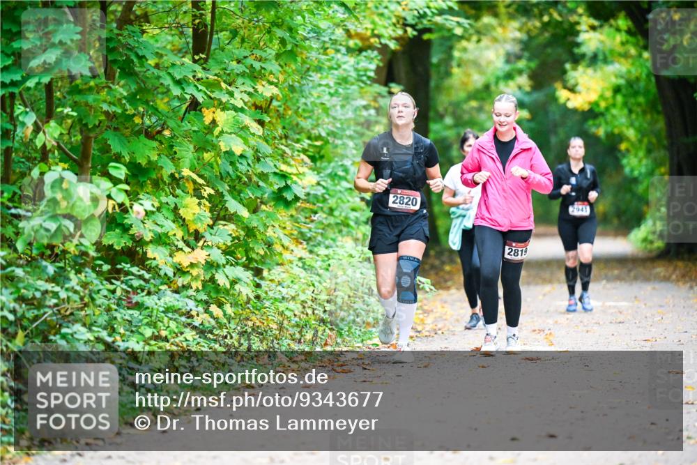 12.10.2025 - Bramfelder Halbmarathon 2025 Dr. Thomas Lammeyer http://msf.ph/oto/9343677 12.10.2025 09:59:25 Laufen 2820, 2819, 2941 meine-sportfotos.de