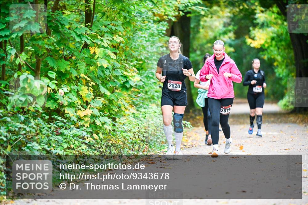 12.10.2025 - Bramfelder Halbmarathon 2025 Dr. Thomas Lammeyer http://msf.ph/oto/9343678 12.10.2025 09:59:25 Laufen 2820, 2819, 2941 meine-sportfotos.de