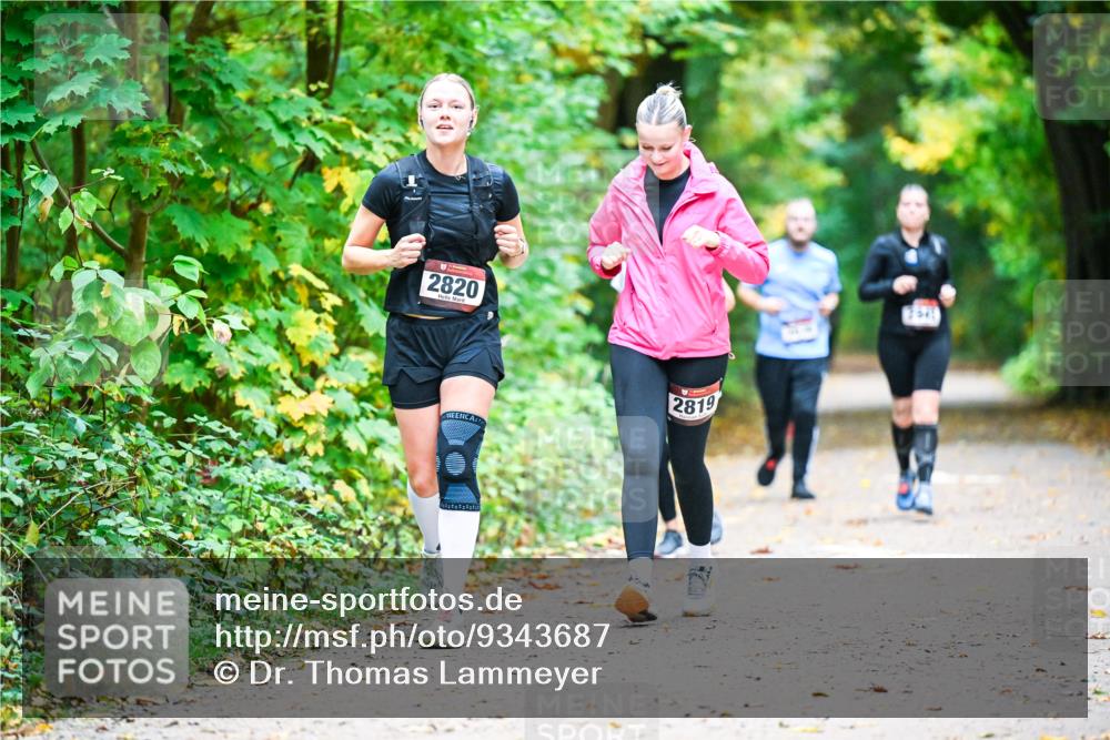 12.10.2025 - Bramfelder Halbmarathon 2025 Dr. Thomas Lammeyer http://msf.ph/oto/9343687 12.10.2025 09:59:27 Laufen 2820, 2819, 2041 meine-sportfotos.de