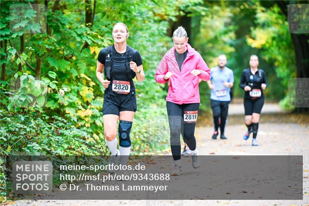 12.10.2025 - Bramfelder Halbmarathon 2025 Dr. Thomas Lammeyer http://msf.ph/oto/9343688 12.10.2025 09:59:28 Laufen 2820, 2819, 181 meine-sportfotos.de