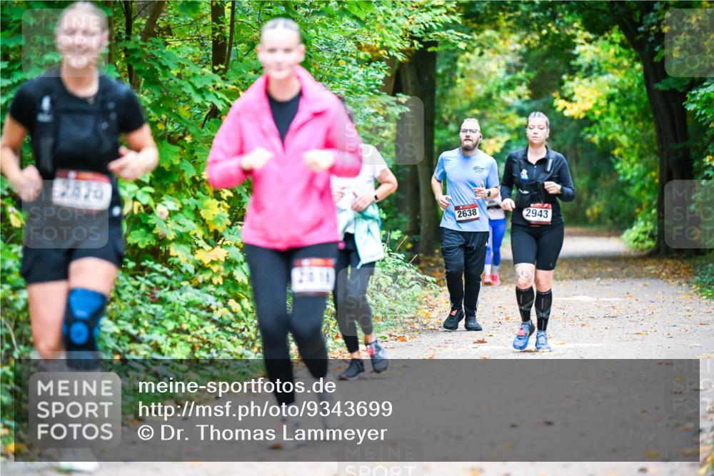 12.10.2025 - Bramfelder Halbmarathon 2025 Dr. Thomas Lammeyer http://msf.ph/oto/9343699 12.10.2025 09:59:30 Laufen 2820, 200, 2638, 2943 meine-sportfotos.de