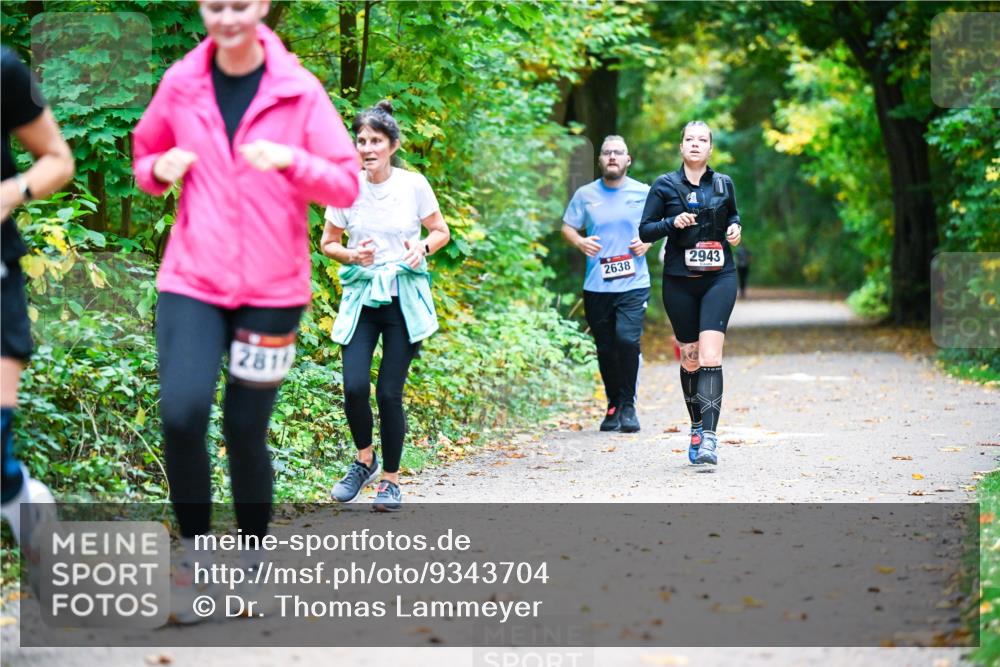 12.10.2025 - Bramfelder Halbmarathon 2025 Dr. Thomas Lammeyer http://msf.ph/oto/9343704 12.10.2025 09:59:31 Laufen 2811, 2638, 2943 meine-sportfotos.de