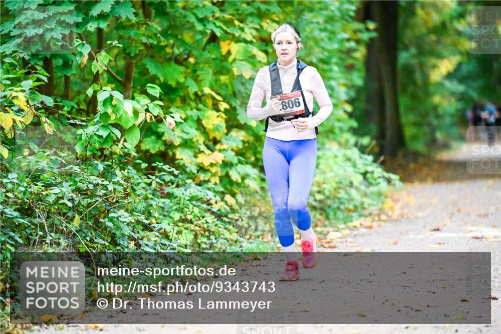 12.10.2025 - Bramfelder Halbmarathon 2025 Dr. Thomas Lammeyer http://msf.ph/oto/9343743 12.10.2025 09:59:42 Laufen 806 meine-sportfotos.de
