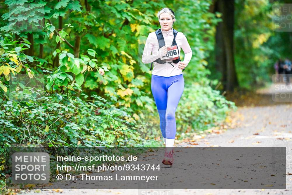 12.10.2025 - Bramfelder Halbmarathon 2025 Dr. Thomas Lammeyer http://msf.ph/oto/9343744 12.10.2025 09:59:42 Laufen 806 meine-sportfotos.de