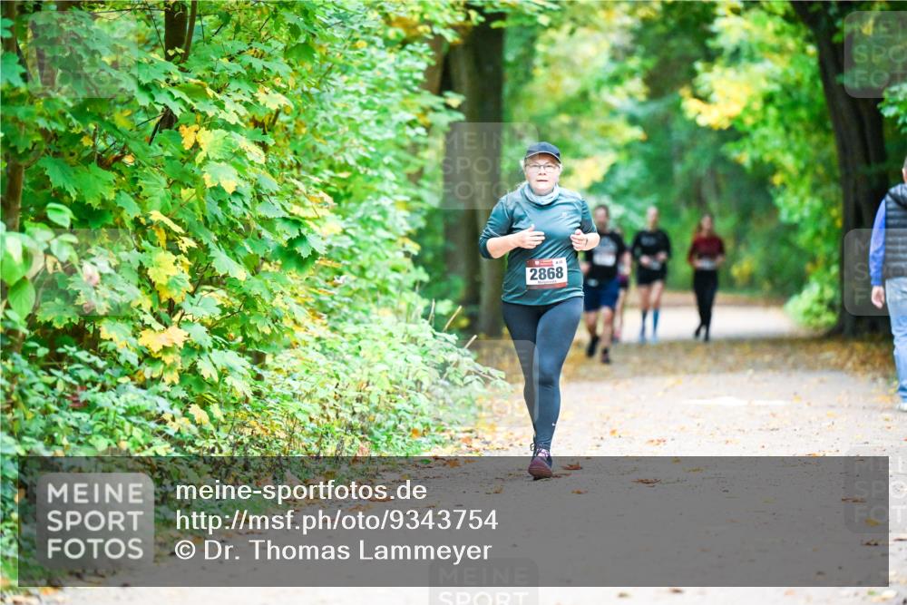 12.10.2025 - Bramfelder Halbmarathon 2025 Dr. Thomas Lammeyer http://msf.ph/oto/9343754 12.10.2025 10:00:11 Laufen 2868 meine-sportfotos.de