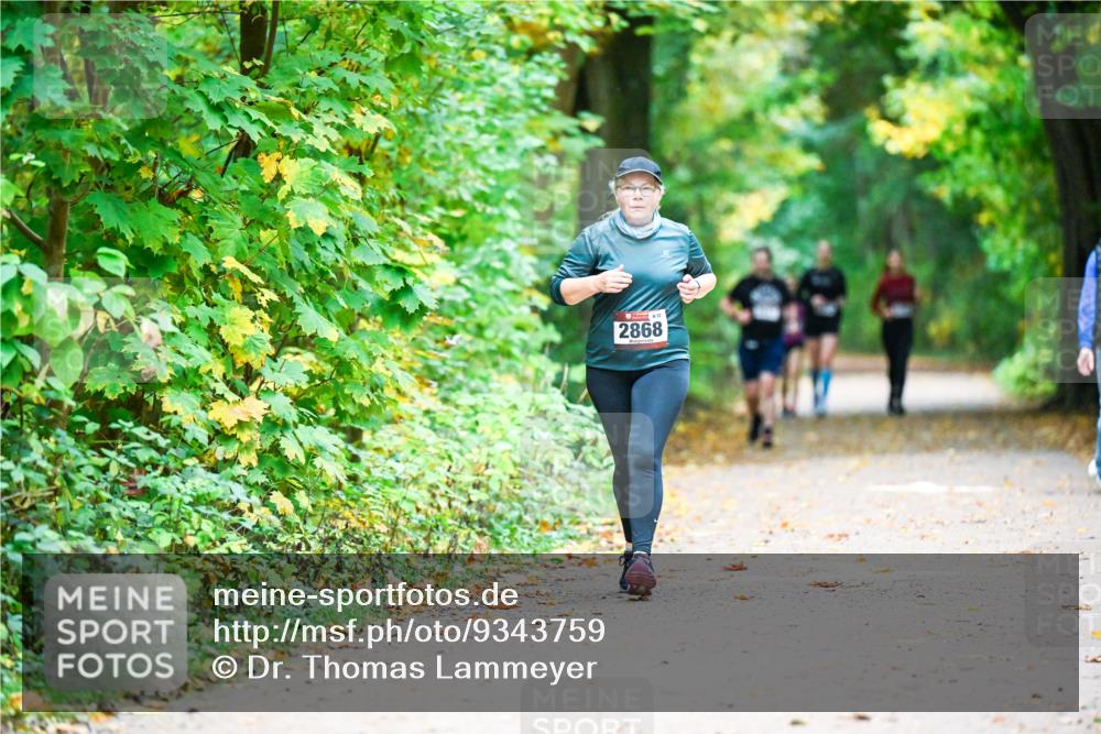 12.10.2025 - Bramfelder Halbmarathon 2025 Dr. Thomas Lammeyer http://msf.ph/oto/9343759 12.10.2025 10:00:11 Laufen 2868 meine-sportfotos.de