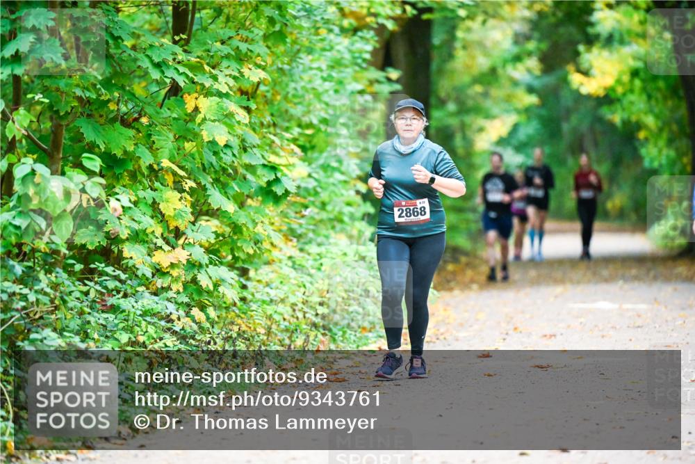 12.10.2025 - Bramfelder Halbmarathon 2025 Dr. Thomas Lammeyer http://msf.ph/oto/9343761 12.10.2025 10:00:12 Laufen 32, 2868 meine-sportfotos.de