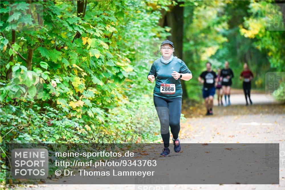 12.10.2025 - Bramfelder Halbmarathon 2025 Dr. Thomas Lammeyer http://msf.ph/oto/9343763 12.10.2025 10:00:12 Laufen 832, 2868 meine-sportfotos.de