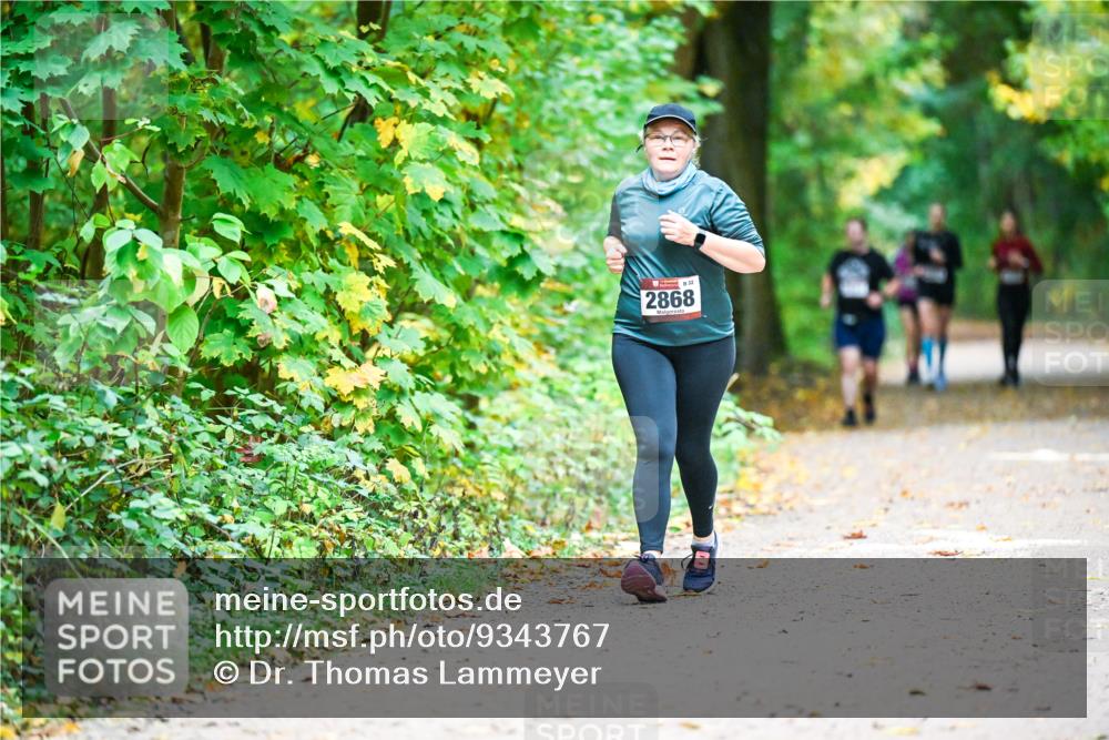12.10.2025 - Bramfelder Halbmarathon 2025 Dr. Thomas Lammeyer http://msf.ph/oto/9343767 12.10.2025 10:00:12 Laufen 32, 2868 meine-sportfotos.de