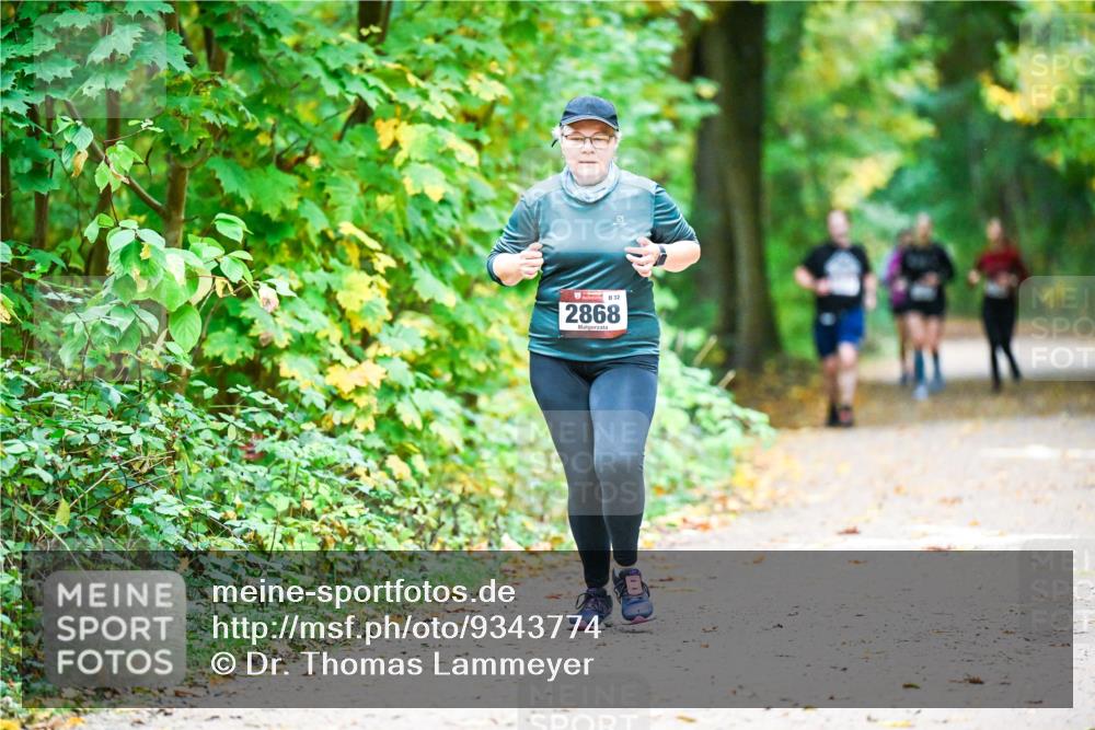 12.10.2025 - Bramfelder Halbmarathon 2025 Dr. Thomas Lammeyer http://msf.ph/oto/9343774 12.10.2025 10:00:13 Laufen 32, 2868 meine-sportfotos.de