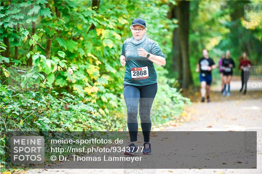 12.10.2025 - Bramfelder Halbmarathon 2025 Dr. Thomas Lammeyer http://msf.ph/oto/9343777 12.10.2025 10:00:14 Laufen 32, 2868 meine-sportfotos.de