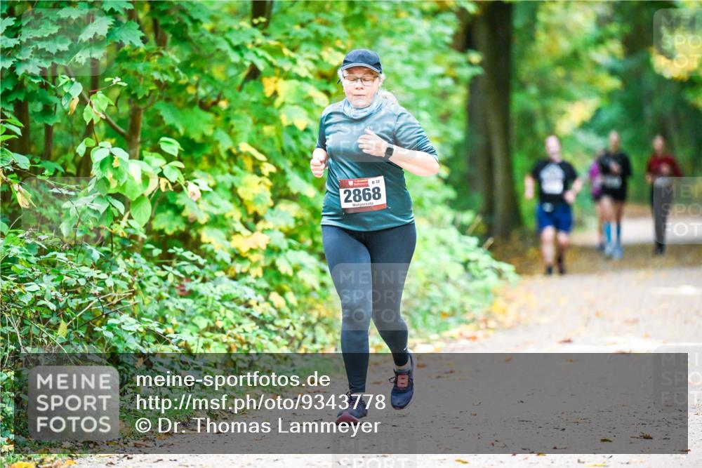 12.10.2025 - Bramfelder Halbmarathon 2025 Dr. Thomas Lammeyer http://msf.ph/oto/9343778 12.10.2025 10:00:14 Laufen 32, 2868 meine-sportfotos.de