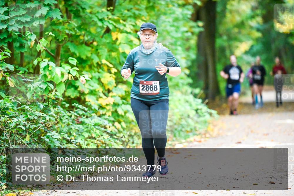 12.10.2025 - Bramfelder Halbmarathon 2025 Dr. Thomas Lammeyer http://msf.ph/oto/9343779 12.10.2025 10:00:14 Laufen 32, 2868 meine-sportfotos.de